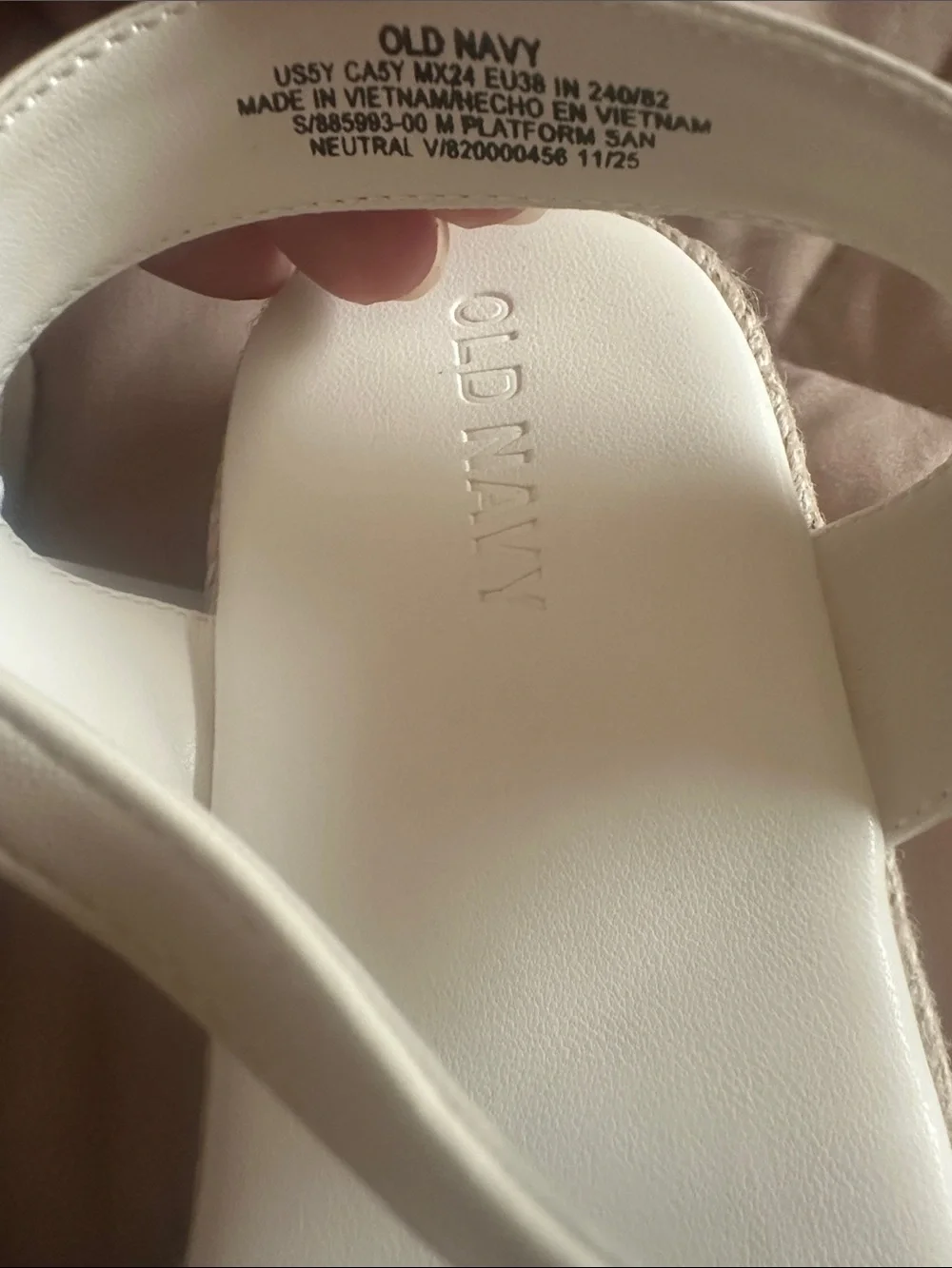 Old Navy Sandals- girls size 5